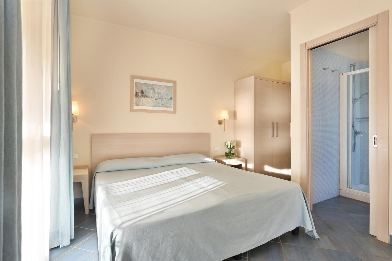Hotel Brunella Лидо Ди Камайоре Екстериор снимка